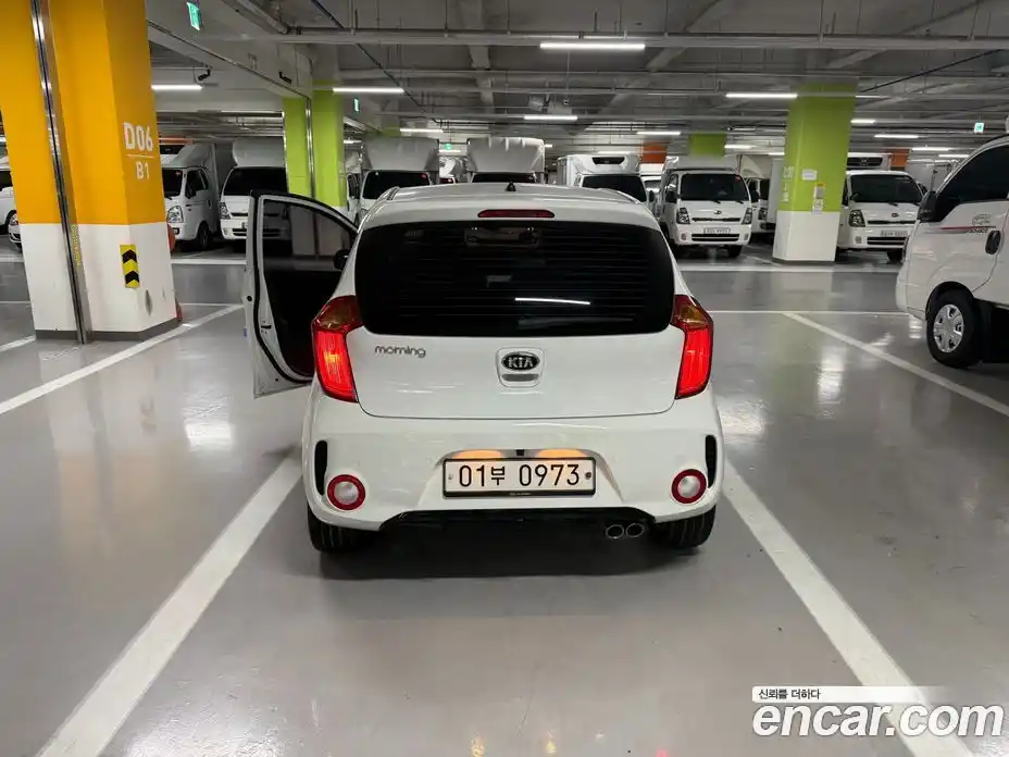 Kia Morning 2015 1.0 гидро в Москве № 120383, фото 4