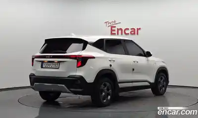 Kia Seltos 2022 2.0 гидро в Москве № 1611362, миниатюра 2