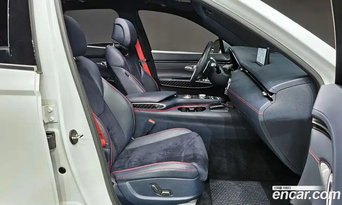 Genesis GV70 2021 2.5 гидро в Москве № 1612292, фото 15