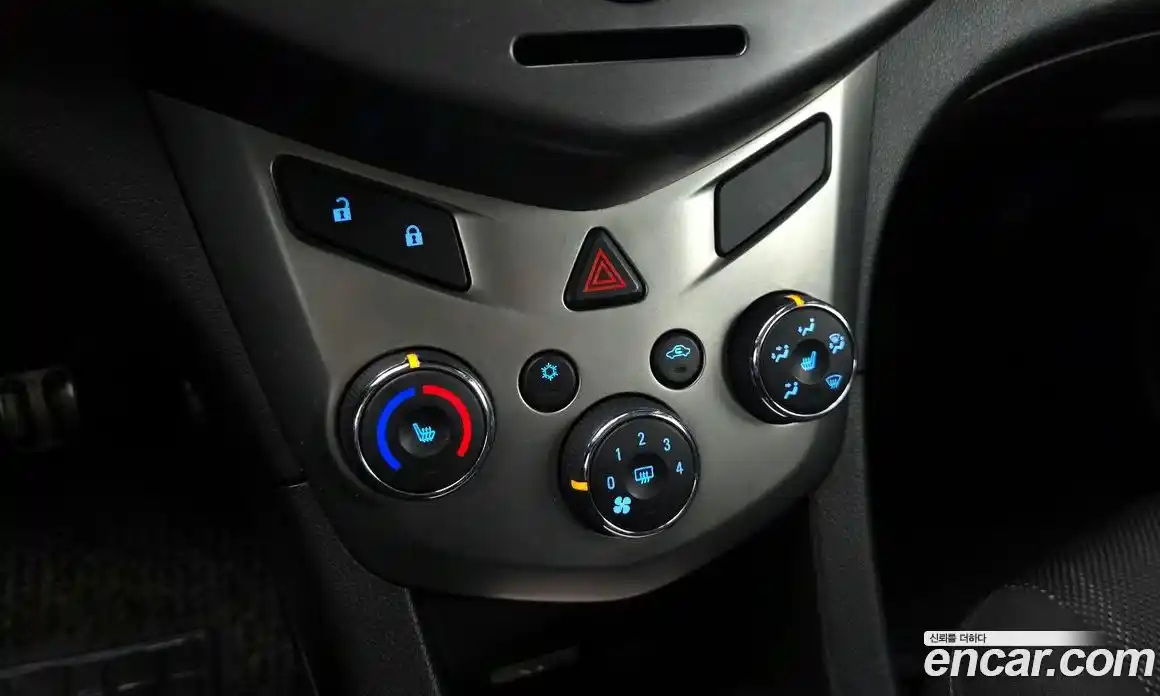 Chevrolet Aveo 2015 1.4 механика в Москве № 1614487, фото 17