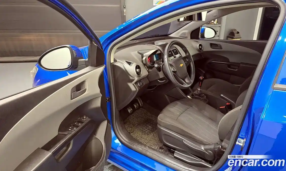 Chevrolet Aveo 2015 1.4 механика в Москве № 1614487, фото 10