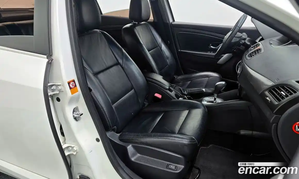 Renault SM3 2011 1.6 гидро в Москве № 1615530, фото 12