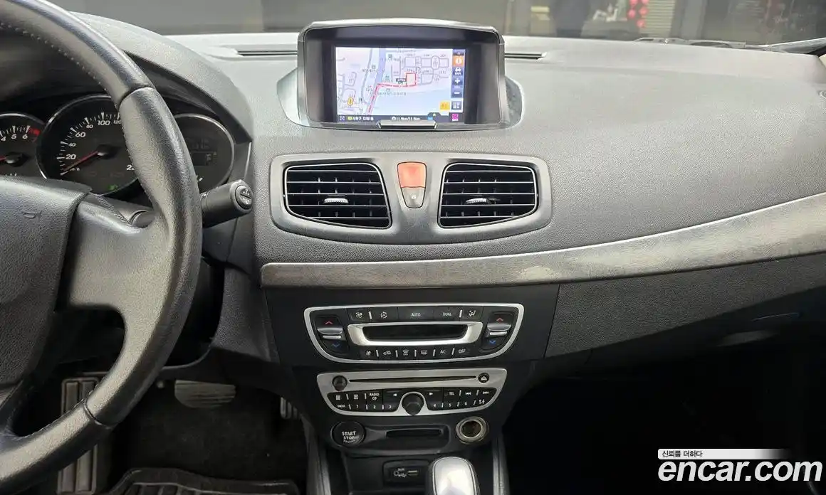 Renault SM3 2011 1.6 гидро в Москве № 1615530, фото 15