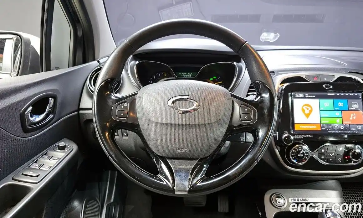 Renault QM3 2016 1.5 гидро в Москве № 1615799, фото 12