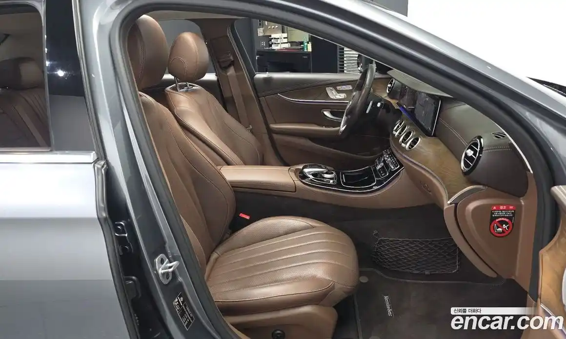 Mercedes-Benz E-Class 2018 2.0 гидро в Москве № 1616952, фото 11