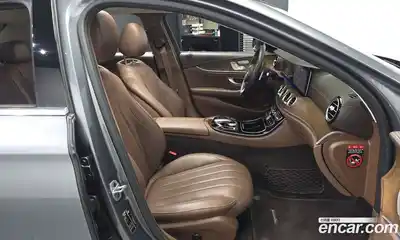 Mercedes-Benz E-Class 2018 2.0 гидро в Москве № 1616952, миниатюра 11