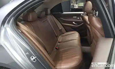 Mercedes-Benz E-Class 2018 2.0 гидро в Москве № 1616952, миниатюра 12