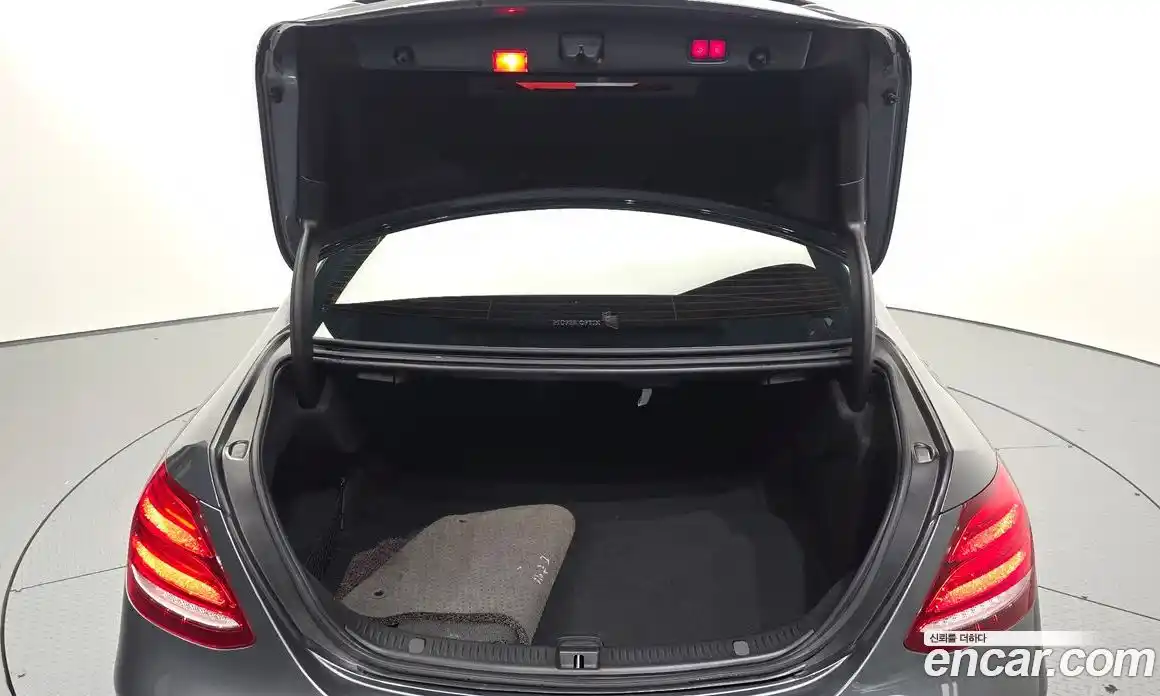 Mercedes-Benz E-Class 2018 2.0 гидро в Москве № 1616952, фото 20