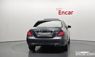 Mercedes-Benz E-Class 2018 2.0 гидро в Москве № 1616952, миниатюра 4