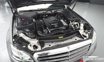 Mercedes-Benz E-Class 2018 2.0 гидро в Москве № 1616952, миниатюра 6