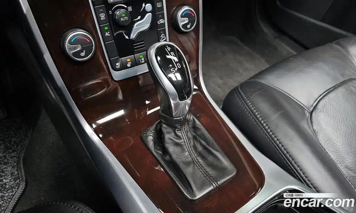 Volvo XC70 2014 2.4 гидро в Москве № 1618790, фото 9