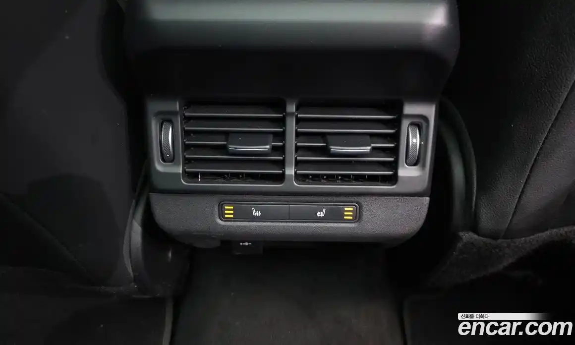 Land Rover Range-Rover Evoque 2021 2.0 гидро в Москве № 1619424, фото 18