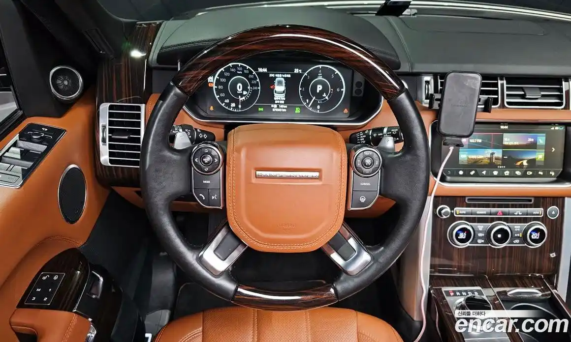 Land Rover Range-Rover 2017 4.4 гидро в Москве № 1619512, фото 13