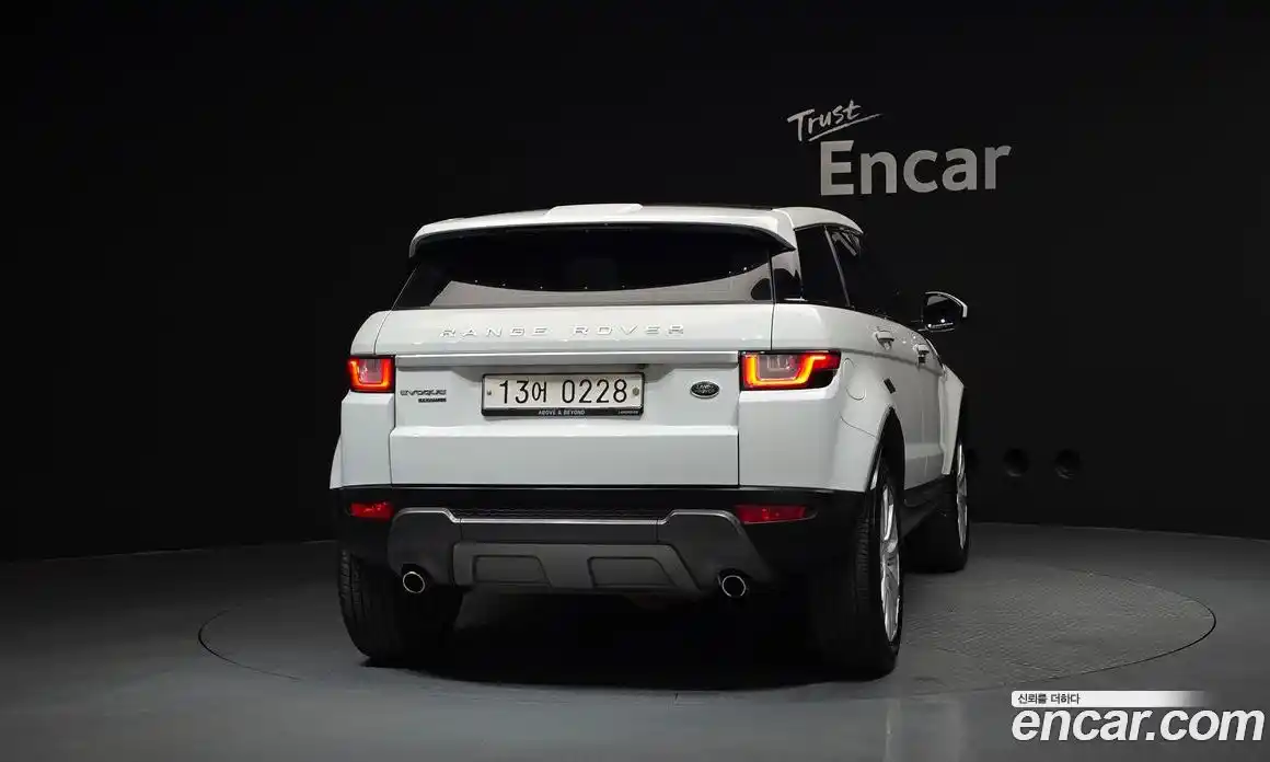 Land Rover Range-Rover Evoque 2016 2.0 гидро в Москве № 1619621, фото 4