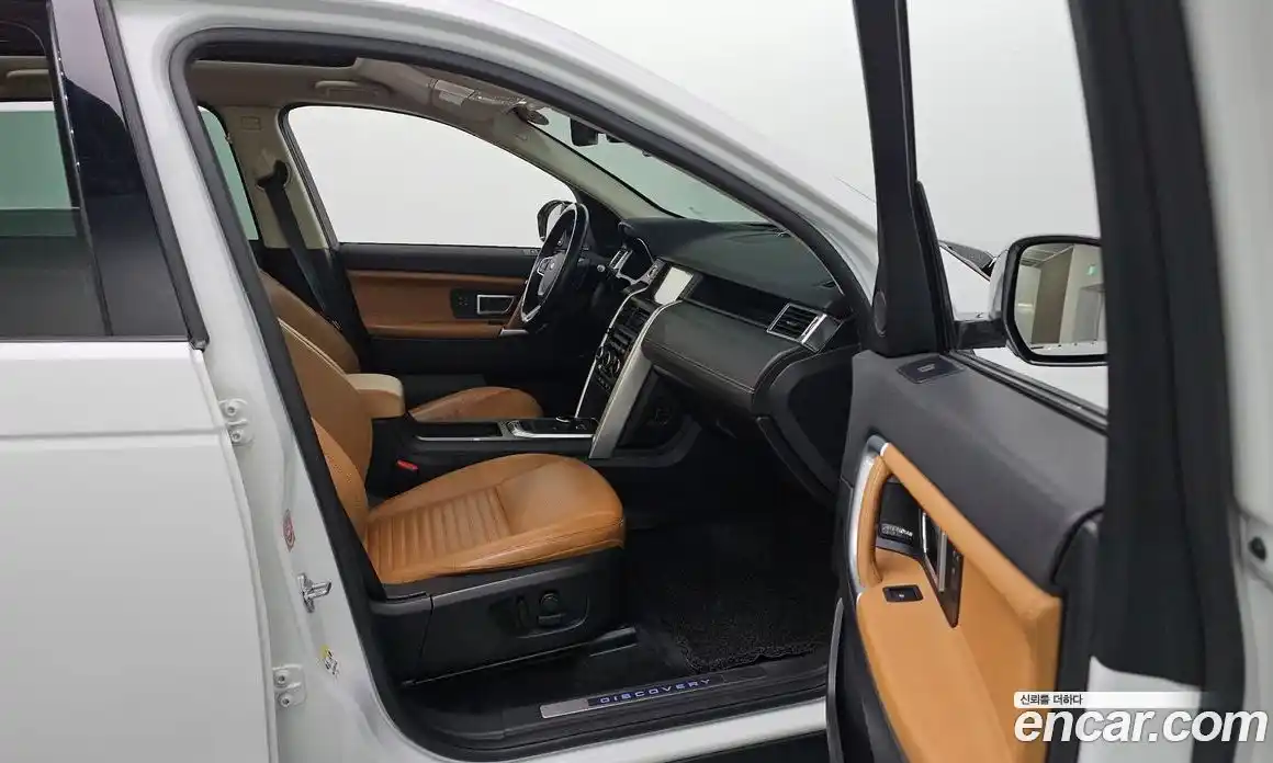 Land Rover Discovery Sport 2018 2.0 гидро в Москве № 1619727, фото 17