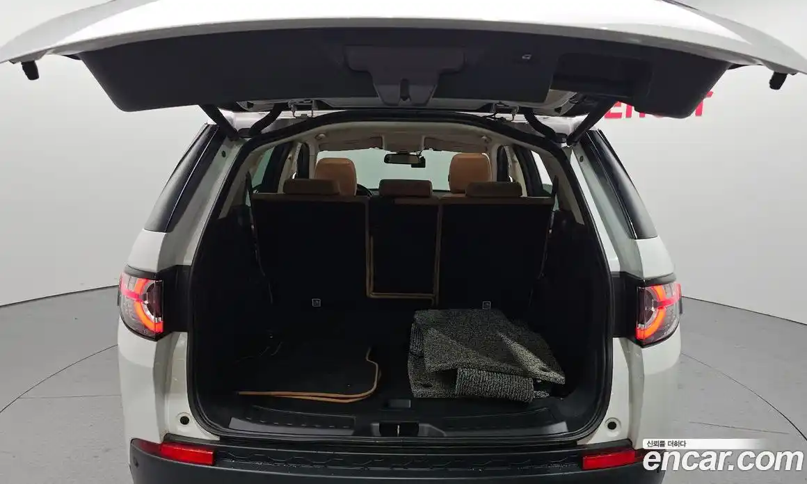 Land Rover Discovery Sport 2018 2.0 гидро в Москве № 1619727, фото 20
