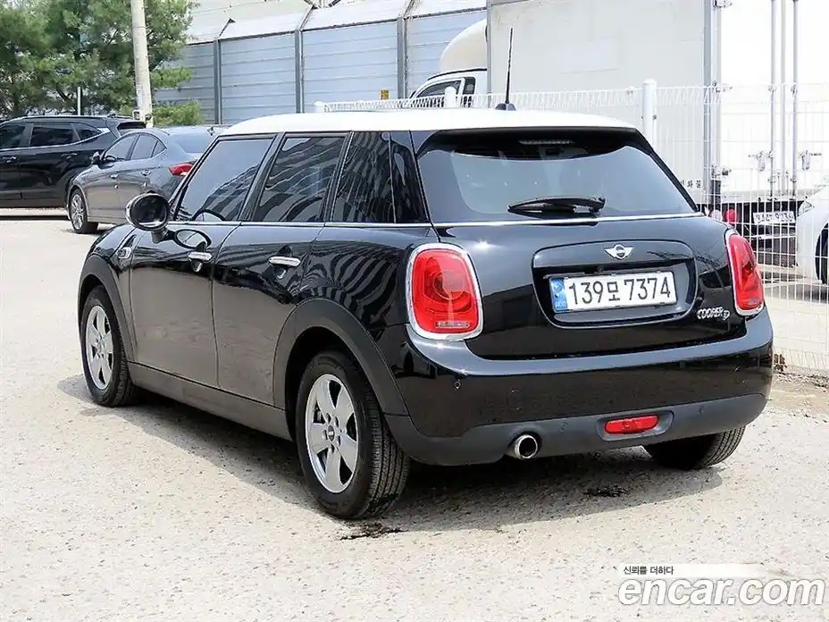 Mini Cooper 2016 1.5 гидро в Москве № 1622314, фото 3