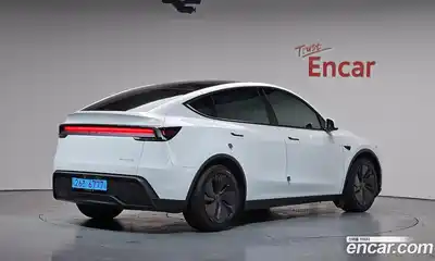Tesla Model Y Long Range AWD