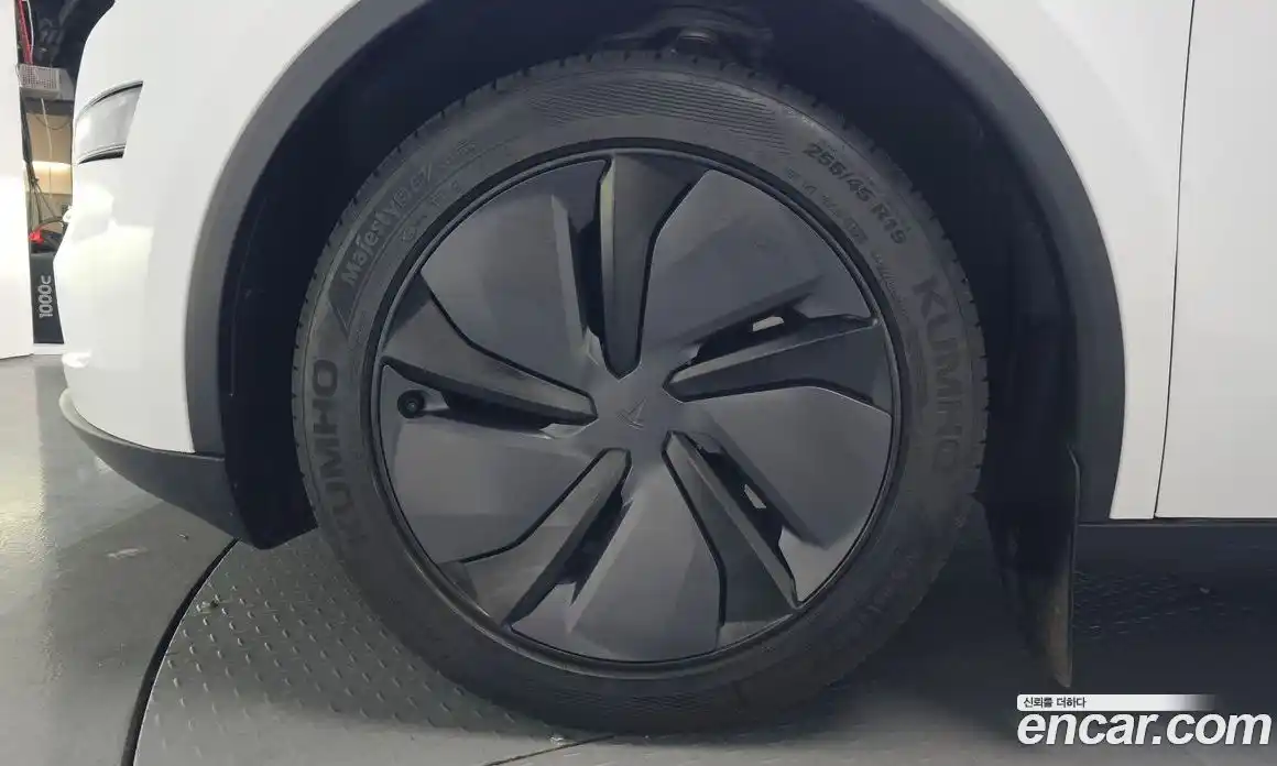 Tesla Model Y 2025 0.2 гидро в Москве № 1622383, фото 4