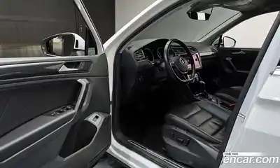 Volkswagen Tiguan 2020 2.0 гидро в Москве № 1623194, миниатюра 10