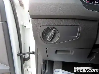 Volkswagen Tiguan 2022 2.0 гидро в Москве № 1623657, миниатюра 12