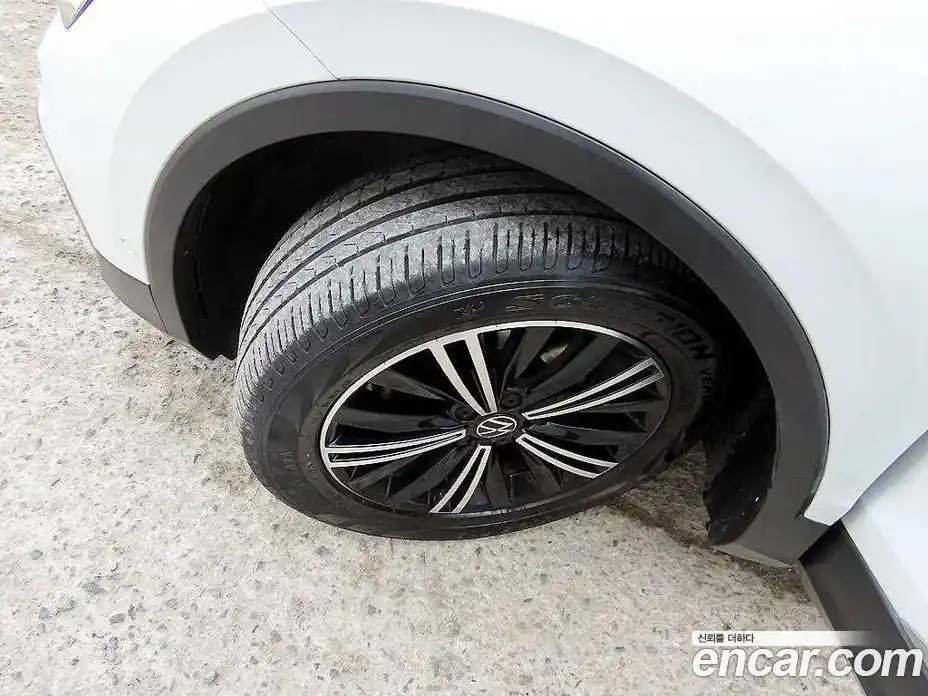 Volkswagen Tiguan 2022 2.0 гидро в Москве № 1623657, фото 20