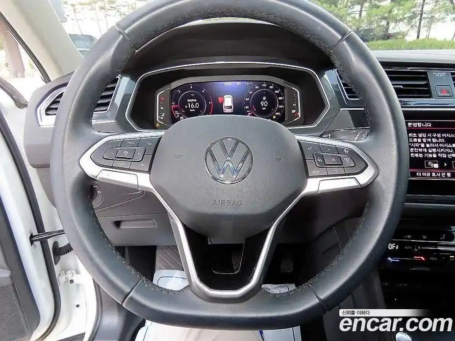Volkswagen Tiguan 2022 2.0 гидро в Москве № 1623657, фото 8