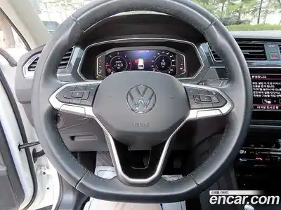 Volkswagen Tiguan 2022 2.0 гидро в Москве № 1623657, миниатюра 8