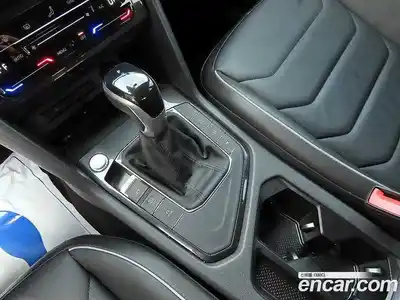 Volkswagen Tiguan 2022 2.0 гидро в Москве № 1623657, миниатюра 10