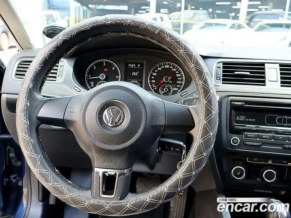 Volkswagen Jetta 2014 1.6 гидро в Москве № 1623670, фото 11