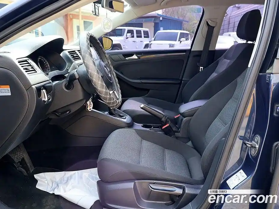 Volkswagen Jetta 2014 1.6 гидро в Москве № 1623670, фото 12