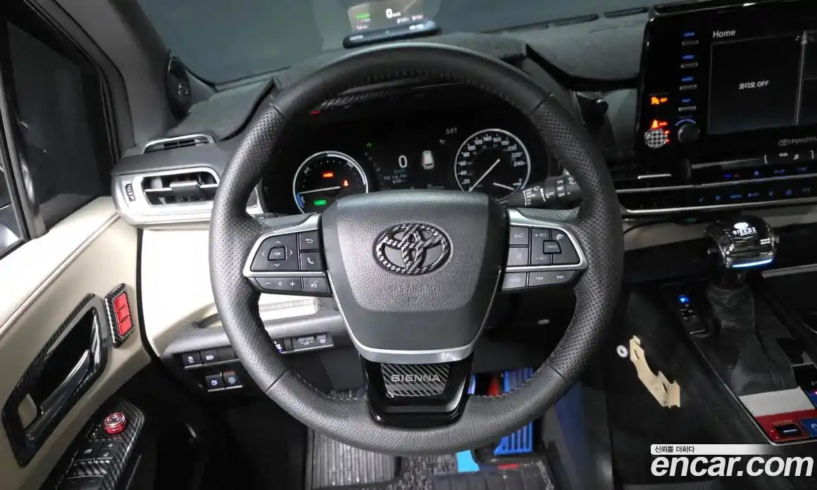 Toyota Sienna 2022 2.5 гидро в Москве № 1624401, фото 13