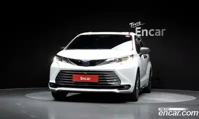 Toyota Sienna 2022 2.5 гидро в Москве № 1624401, миниатюра 3