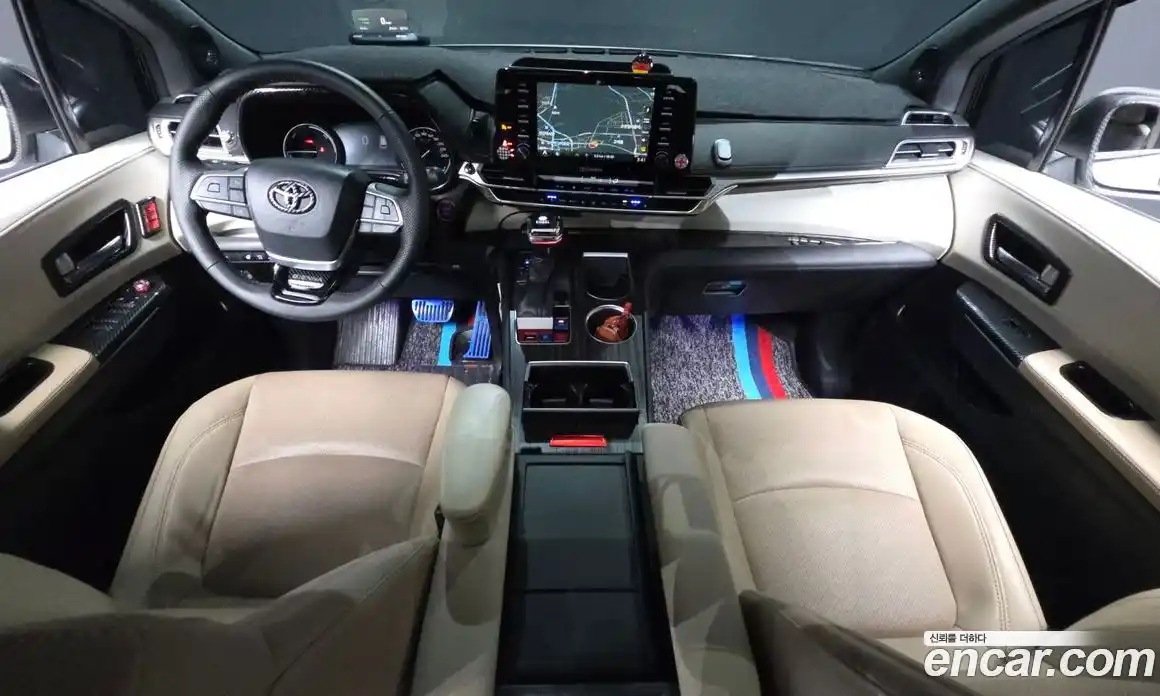 Toyota Sienna 2022 2.5 гидро в Москве № 1624401, фото 7