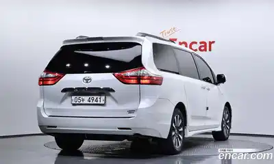 Toyota Sienna 2018 3.5 гидро в Москве № 1624441, миниатюра 2