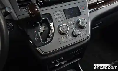 Toyota Sienna 2018 3.5 гидро в Москве № 1624441, миниатюра 9