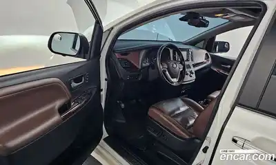 Toyota Sienna 2018 3.5 гидро в Москве № 1624441, миниатюра 10