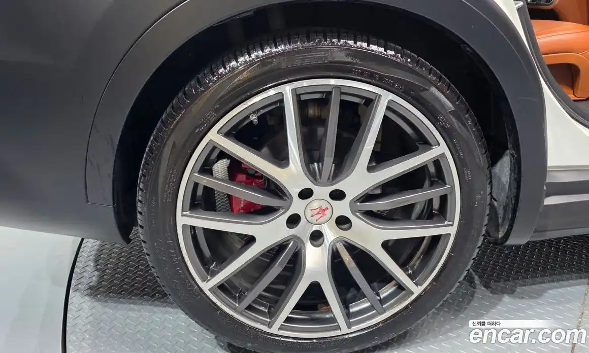 Maserati Levante 2020 3.0 гидро в Москве № 1625390, фото 4