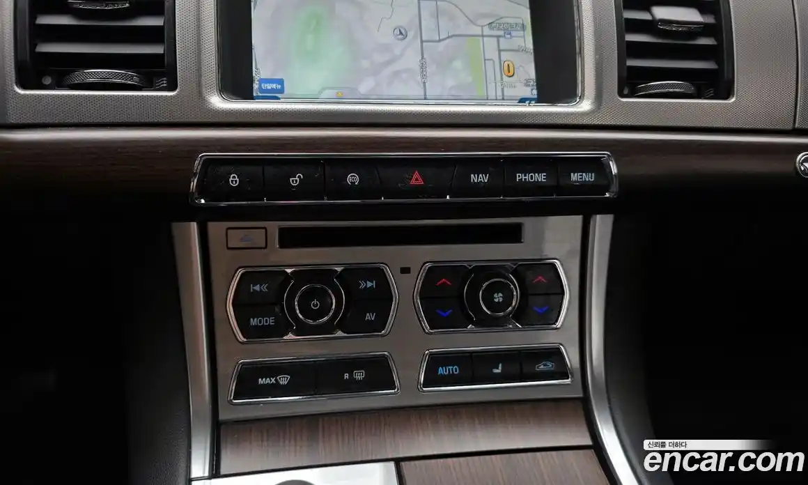 Jaguar XF 2014 2.2 гидро в Москве № 1625501, фото 18
