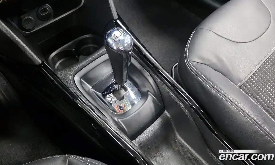 Peugeot 2008 2015 1.6 гидро в Москве № 1625816, фото 9