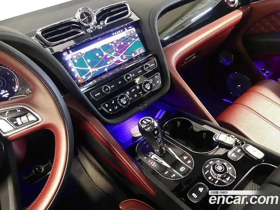 Bentley Bentayga 2021 4.0 гидро в Москве № 256644, фото 16