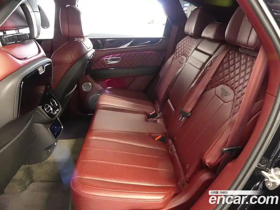 Bentley Bentayga 2021 4.0 гидро в Москве № 256644, фото 8