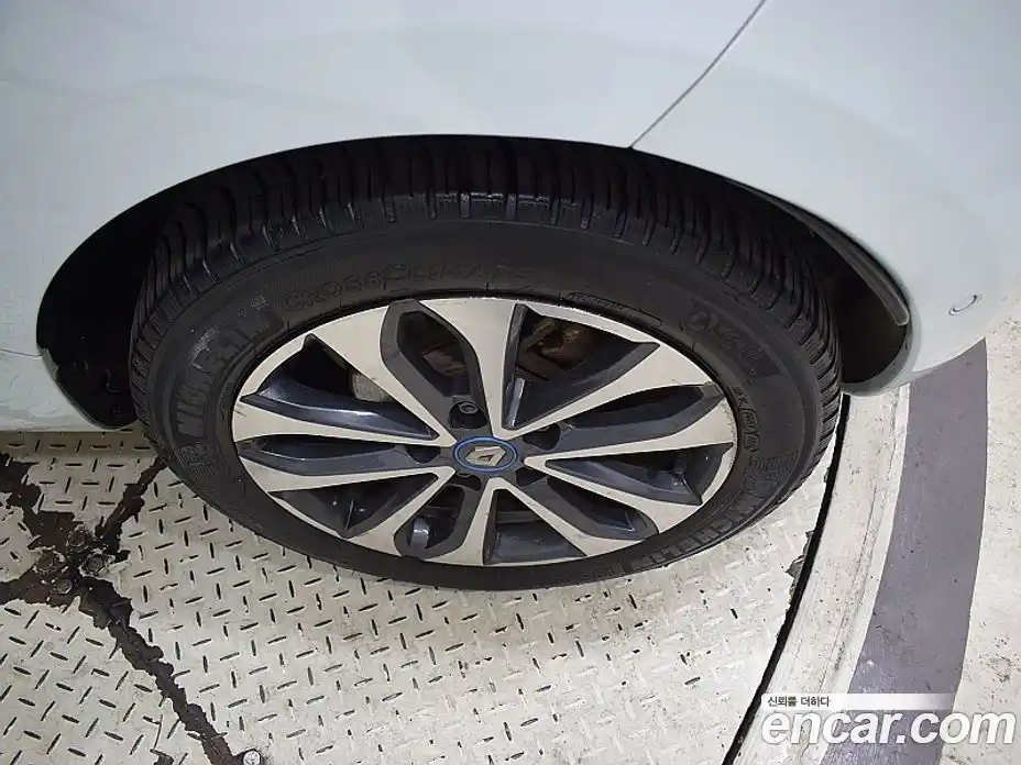 Renault Zoe 2021 0.2 гидро в Москве № 424131, фото 19