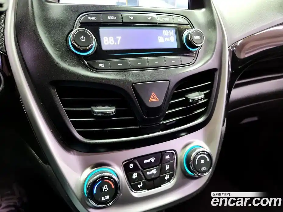 Chevrolet Spark 2016 1.0 гидро в Москве, фото 12