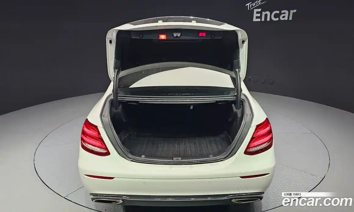 Mercedes-Benz E-Class 2018 2.0 гидро в Москве № 1617469, фото 20