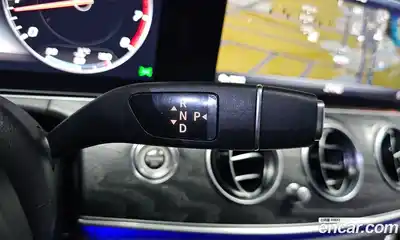 Mercedes-Benz E-Class 2018 2.0 гидро в Москве № 1617469, миниатюра 9