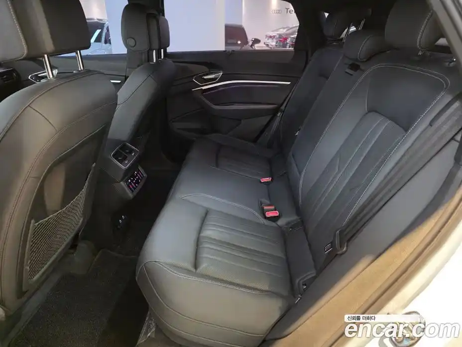 Audi Q8 e-tron 2024 0.3 гидро в Москве № 1618284, фото 16
