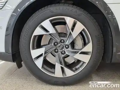 Audi Q8 e-tron 2024 0.3 гидро в Москве № 1618284, миниатюра 5
