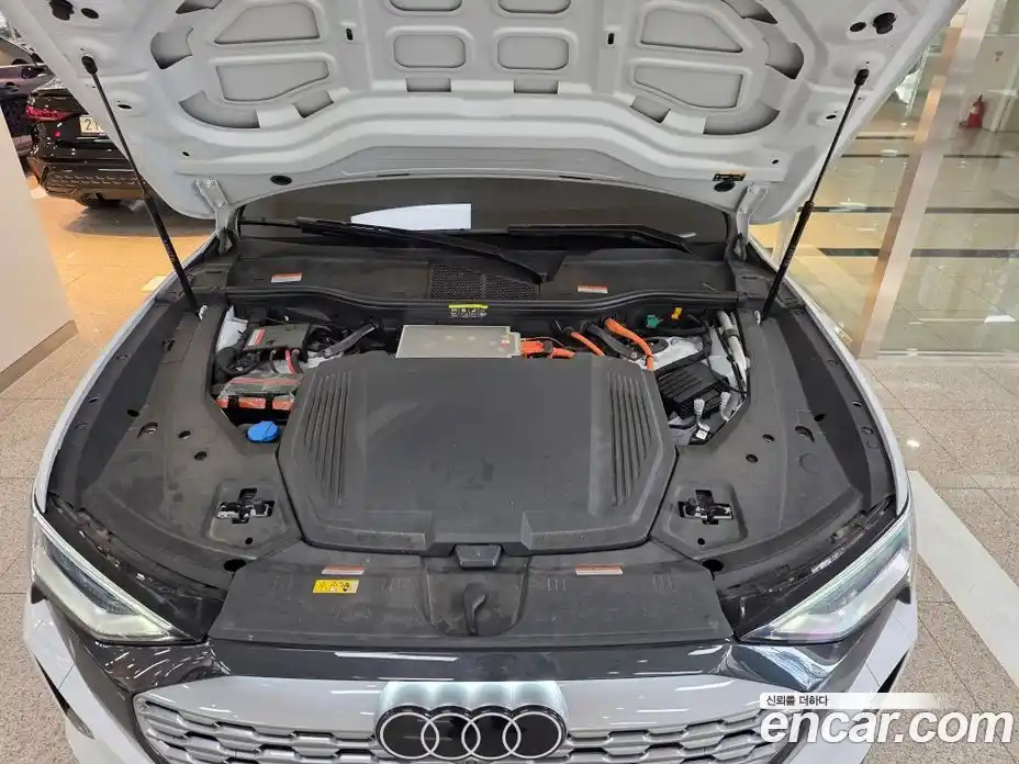 Audi Q8 e-tron 2024 0.3 гидро в Москве № 1618284, фото 6