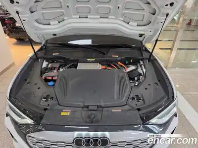 Audi Q8 e-tron 2024 0.3 гидро в Москве № 1618284, миниатюра 6